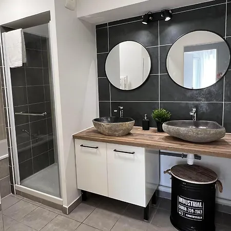 Apartment Le Jardin De L'arena - T3 Design - Jardin Prive - Garage Sur Demande - Proche Eurexpo, Groupama Stadium, Ldlc Arena Decines-Charpieu